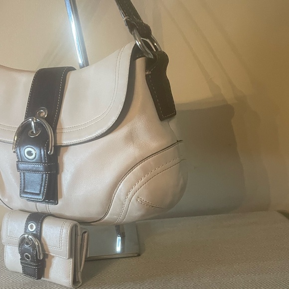 Y2K Coach F10910 Soho Leather Buckle Flap Hobo Bag w/matching wallet - Picture 5 of 13
